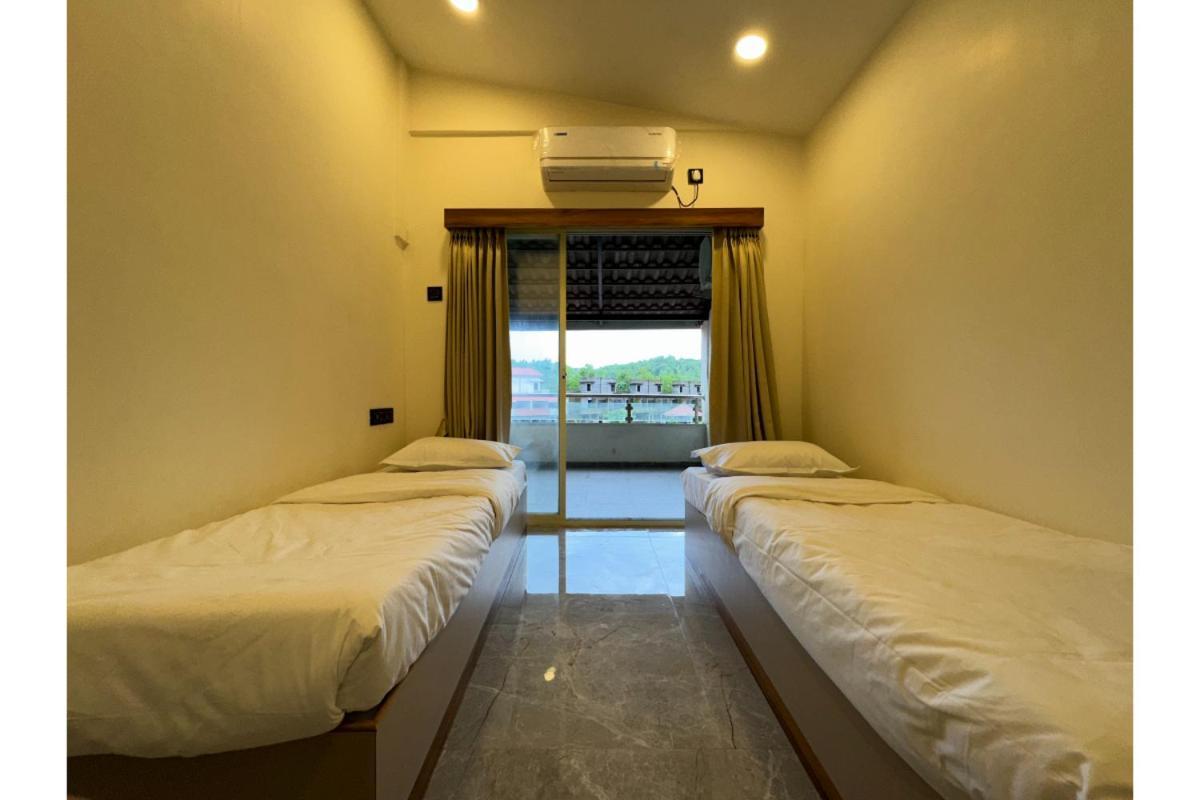 Hotel Sadhana Executive Dāpoli Exterior foto