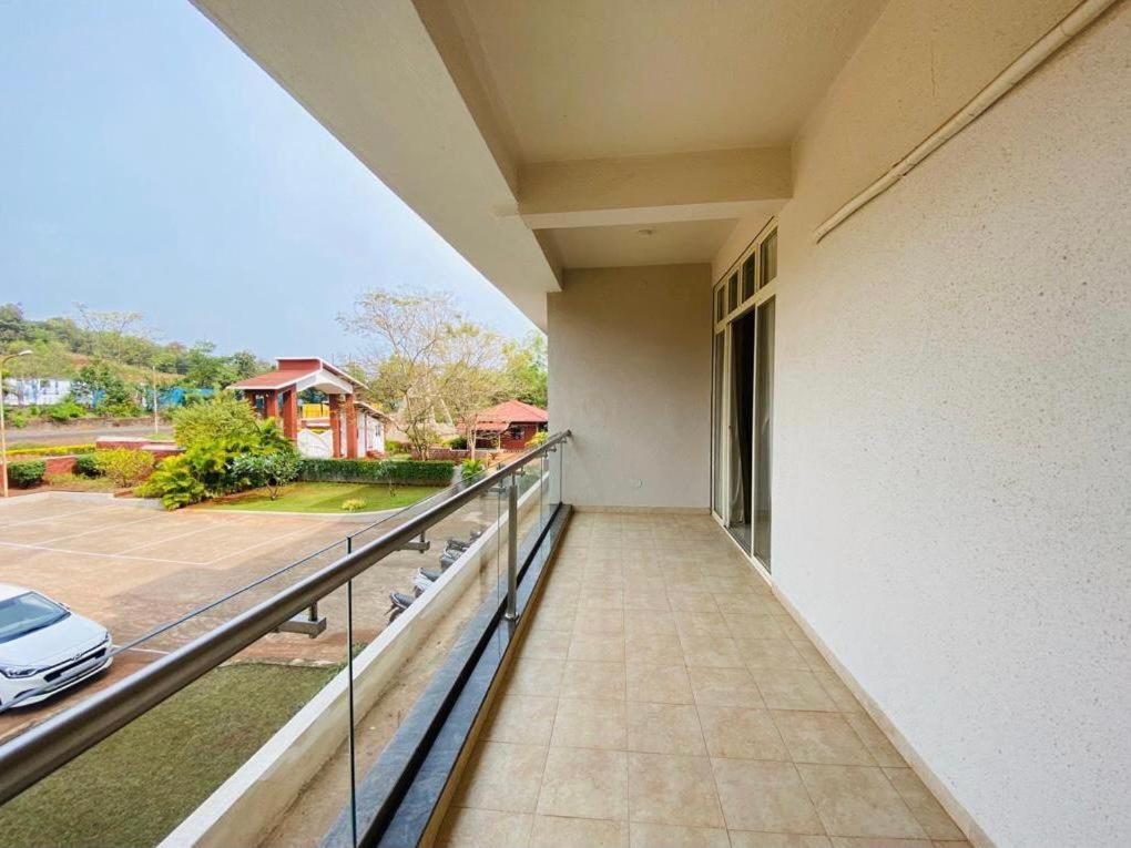 Hotel Sadhana Executive Dāpoli Exterior foto