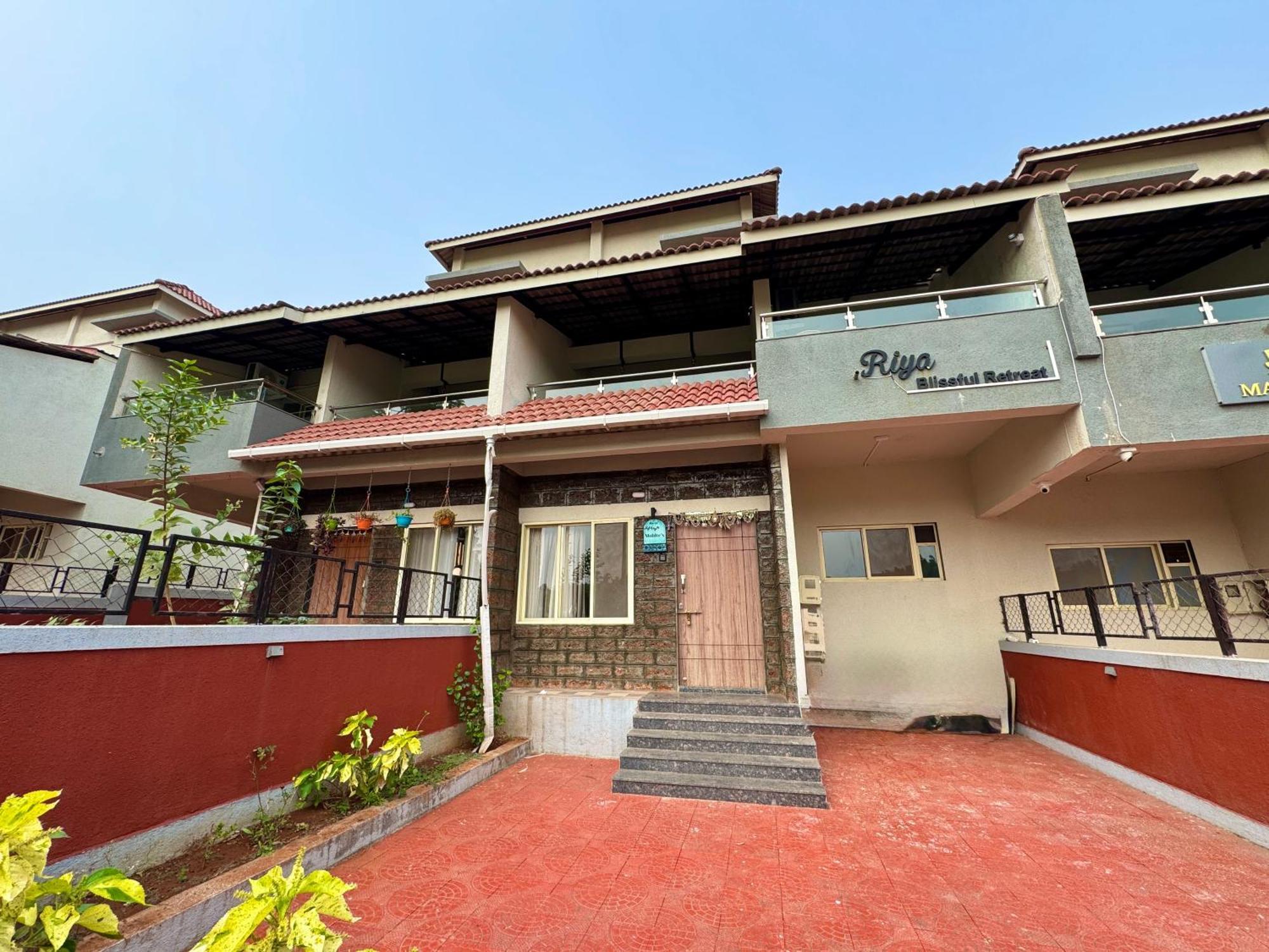 Hotel Sadhana Executive Dāpoli Exterior foto